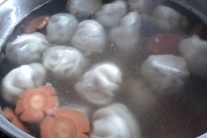 Ciorba cu galuste asiatice