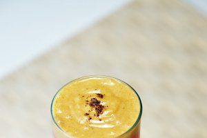 Trio de smoothie si shake cu Blenderul Oster