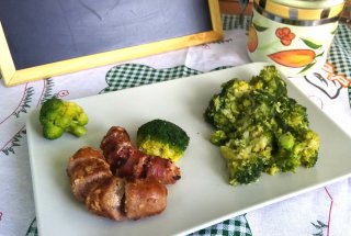 Broccoli cu carnati proaspeti de porc