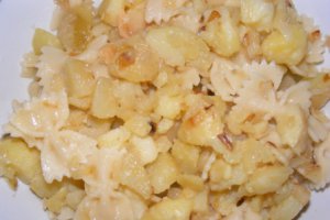 Salata de paste cu cartofi  (de post)