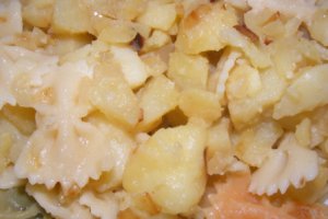 Salata de paste cu cartofi  (de post)