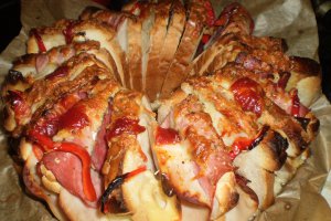 Aperitiv cu cascaval si mezeluri