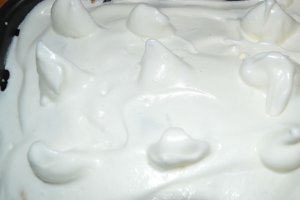Budinca de panettone cu banane si bezea