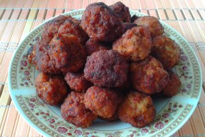 Chiftele din carne de porc si legume