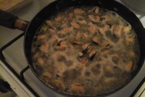 Mini farfalle cu miez de scoici