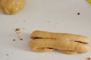 Fluturasi dulci din aluat cu caramel (de post)