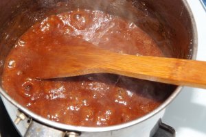 Prajitura cu nuca si arahide si crema cu piure de castane