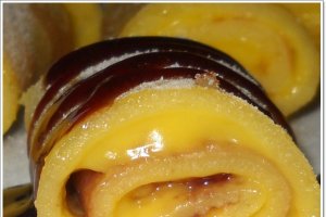 Clatite cu crema si sos de mure