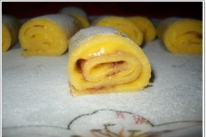 Clatite cu crema si sos de mure