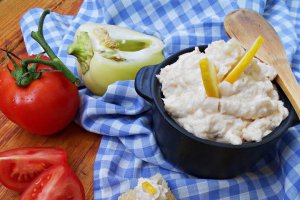 Tartine rustice cu salată de icre