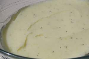 Musaca din piure de cartofi cu carne tocata si leurda