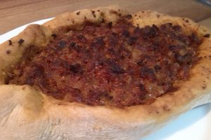Pide cu carnati
