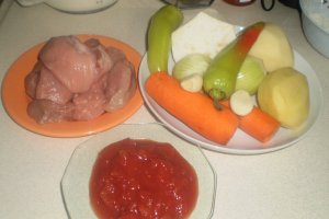 Gulas cu carne de porc, vin si legume