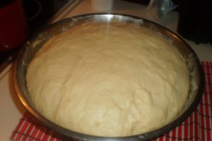 Desert cozonac pufos cu finetti si nuca