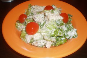 Salata cu branza Brie si piept de pui