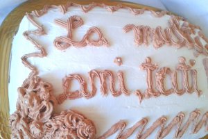 Tort cu crema de vanilie si dulceata de coacaze