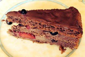 Tort de ciocolata cu fructe de padure Dukan