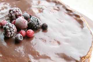 Tort de ciocolata cu fructe de padure Dukan