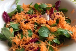 Salata de valeriana cu mazare