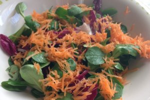 Salata de valeriana cu mazare