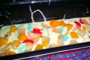 Chec cu fructe in sirop