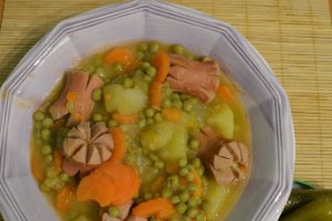 Mancarica de legume si wurstel