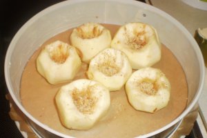 Tort cu mere si dulceata  caise