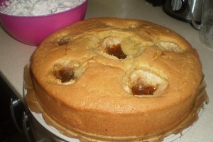 Tort cu mere si dulceata  caise