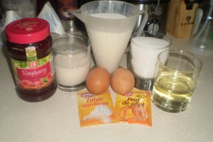 Prajitura cu dulceata de zmeura