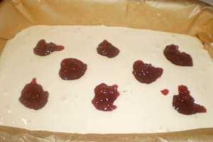 Prajitura cu dulceata de zmeura