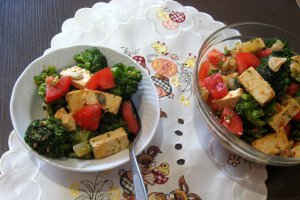 Salata de broccoli cu tofu