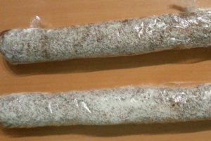 Salam de biscuiţi, reţetă cu ciocolata si cocos