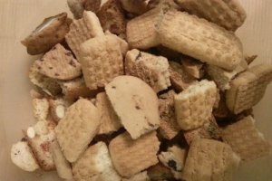 Salam de biscuiţi, reţetă cu ciocolata si cocos