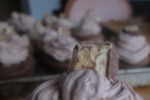 Briose cu snickers ( Snickers cupcakes)