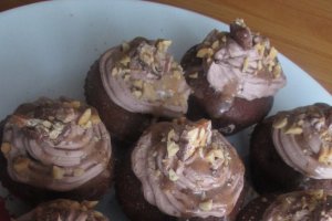 Briose cu snickers ( Snickers cupcakes)