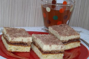 Prajitura cu mere, biscuiti digestivi si crema de vanilie