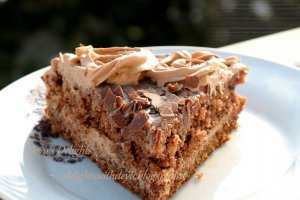 Tort cu nuci si crema ganache