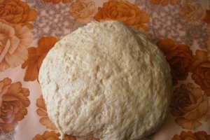 Reteta de rulouri delicioase umplute cu crema de vanilie