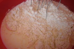 Nuci umplute cu crema de zahar caramelizat