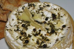 Camembert aromat la cuptor