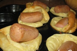 Mini cremwursti in aluat