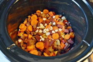 Mancare de sfecla cu legume la slow cooker Crock-Pot