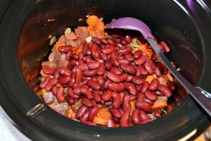 Mancare de sfecla cu legume la slow cooker Crock-Pot