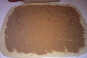 Cinnabon: rulouri cu zahar brun si scortisoara