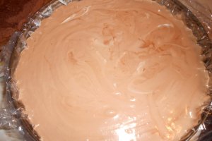 Tort cu jeleu de capsuni si crema de ciocolata