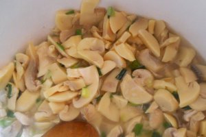 Chec aperitiv,cu piept de pui şi ciuperci