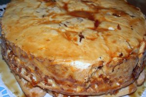 Tort cu dulceata de trandafiri
