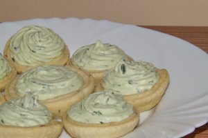 Cosulete cu crema de branza si leurda
