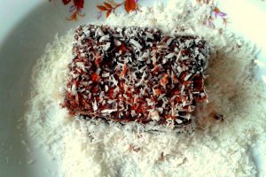 Prajitura cu nuca de cocos si ciocolata