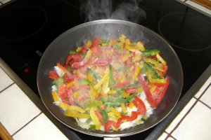 Omleta tricolora cu muschiulet  de porc